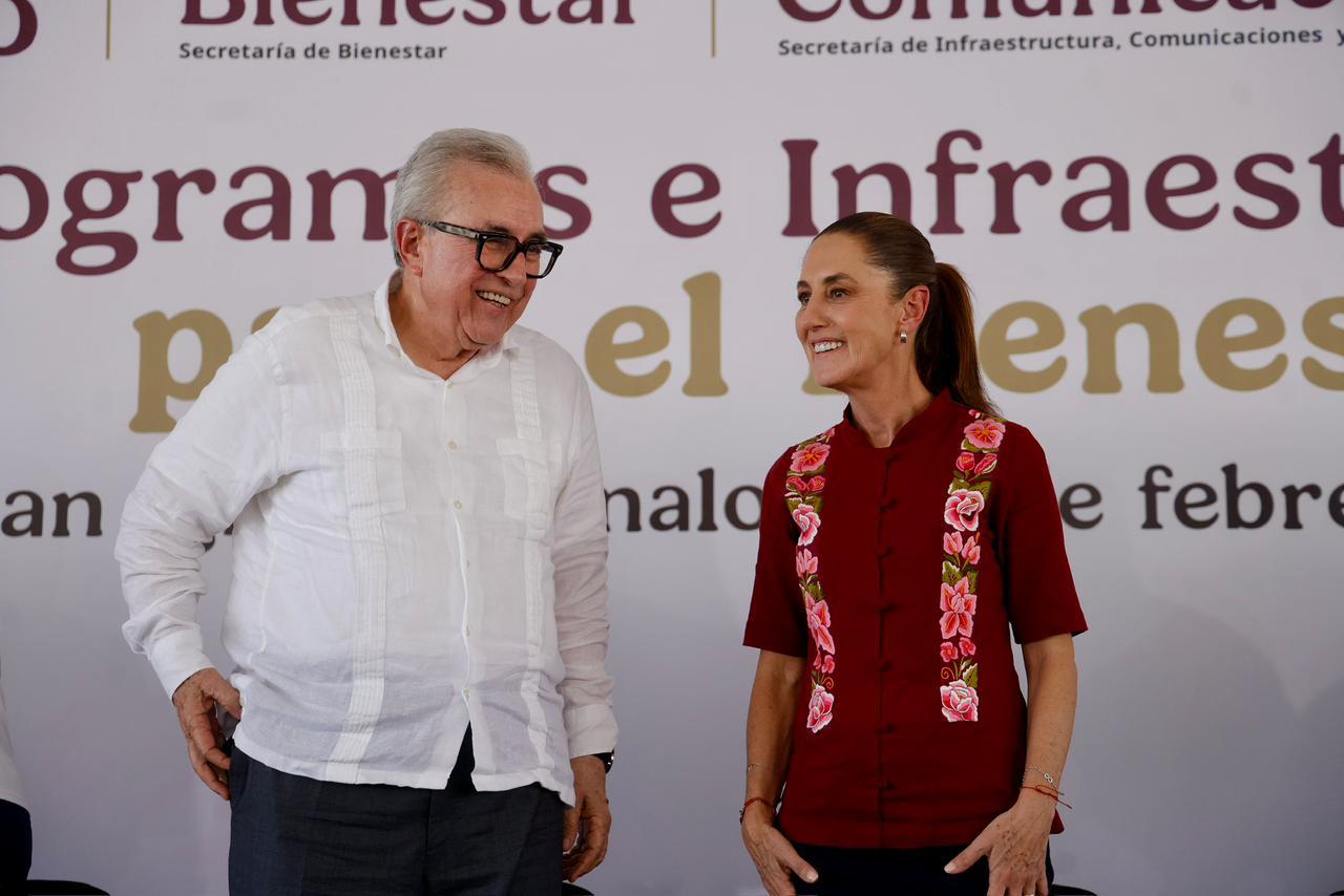 Gobernador destaca impacto de programas sociales federales durante entrega de apoyos en San Ignacio