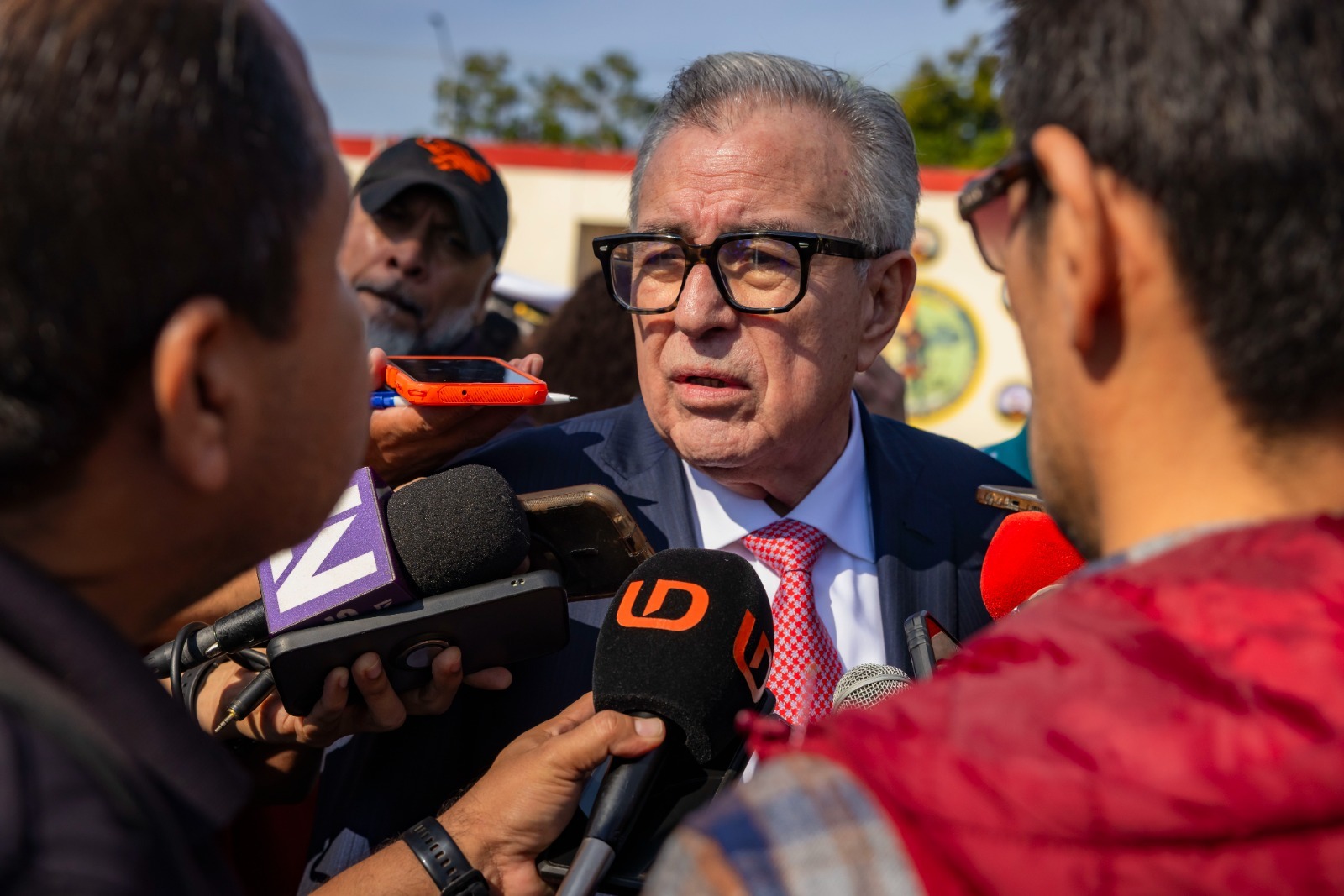 Con trámites, visas y hasta un traductor árabe, se apoyó el traslado de los 14 sinaloenses a Mazatlán: Rocha Moya