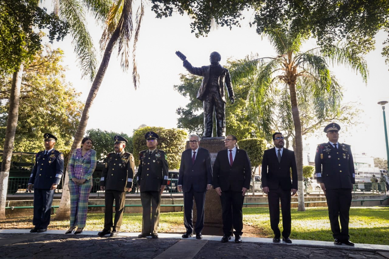 Gobernador Rocha encabeza acto conmemorativo del 220 aniversario del natalicio de Benito Juárez.