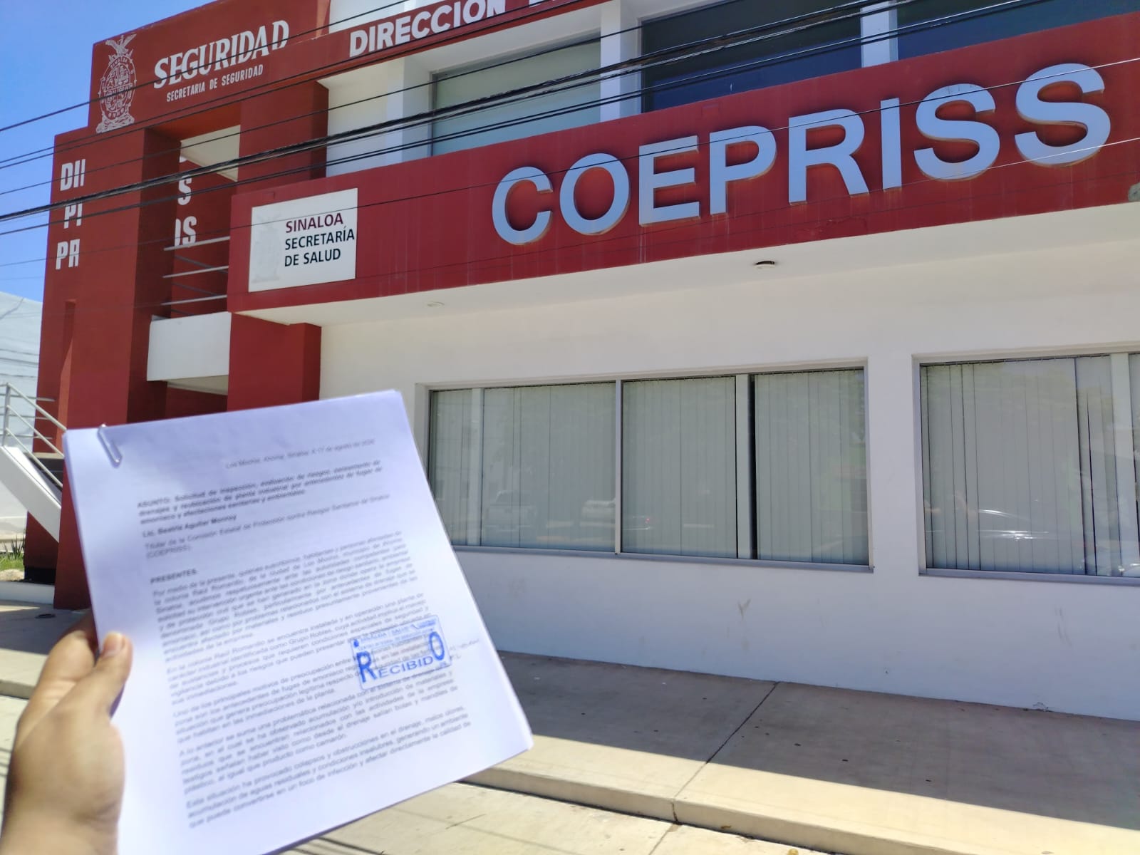 Vecinos de la colonia Raúl Romanillo exigen reubicación de congeladora por fugas de amoniaco y problemas sanitarios